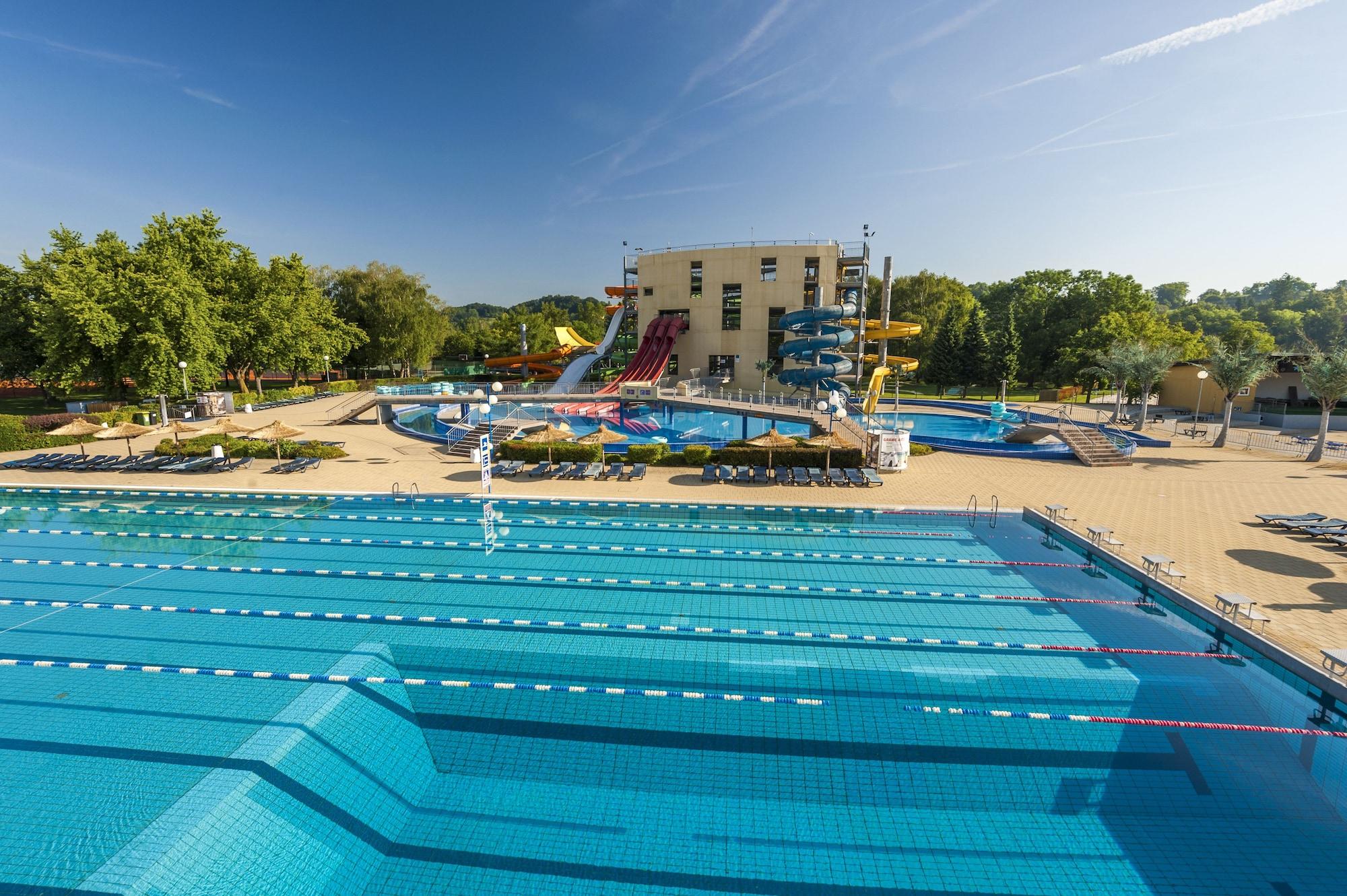 Grand Hotel Primus - Terme Ptuj - Sava Hotels & Resorts ภายนอก รูปภาพ