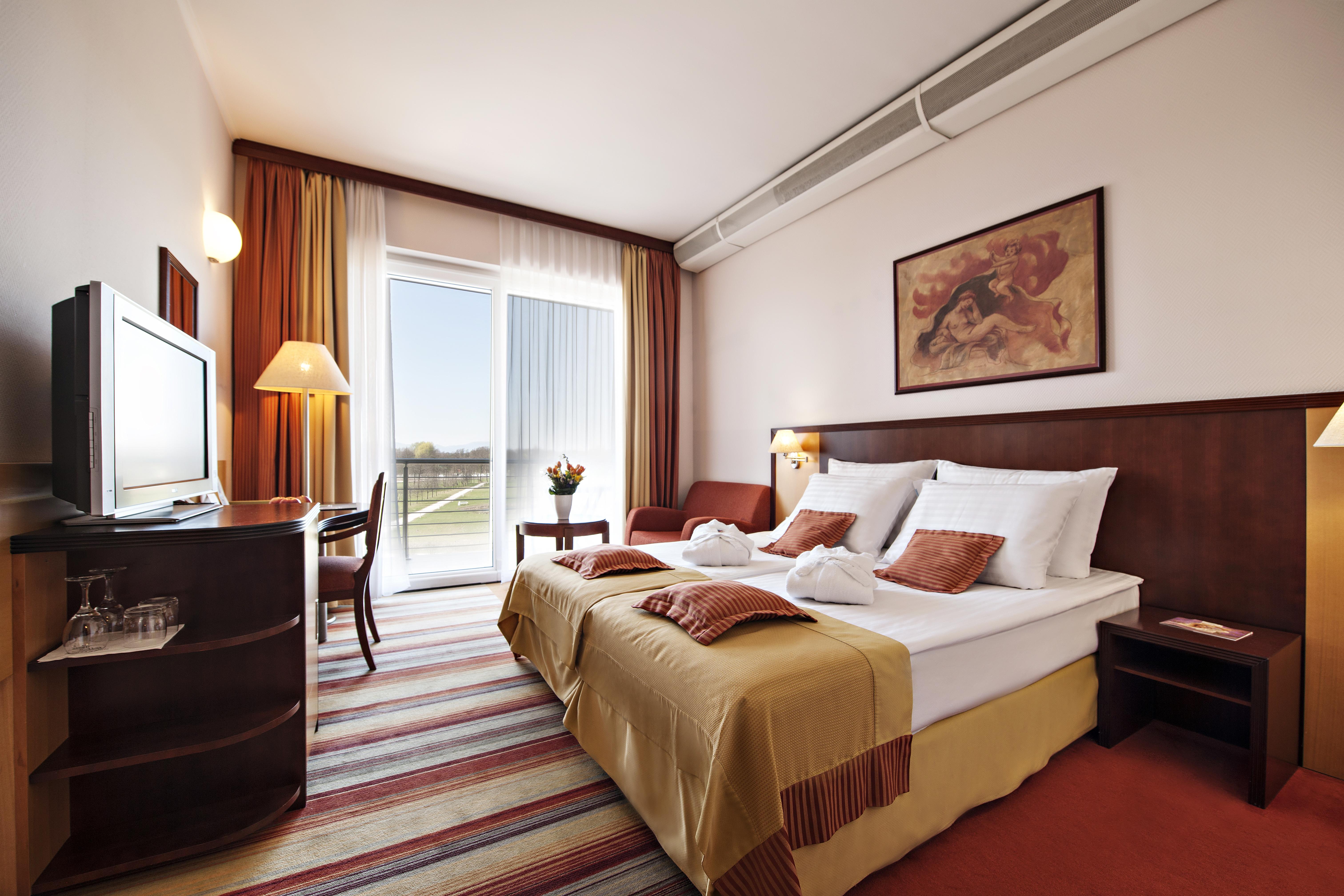 Grand Hotel Primus - Terme Ptuj - Sava Hotels & Resorts ภายนอก รูปภาพ