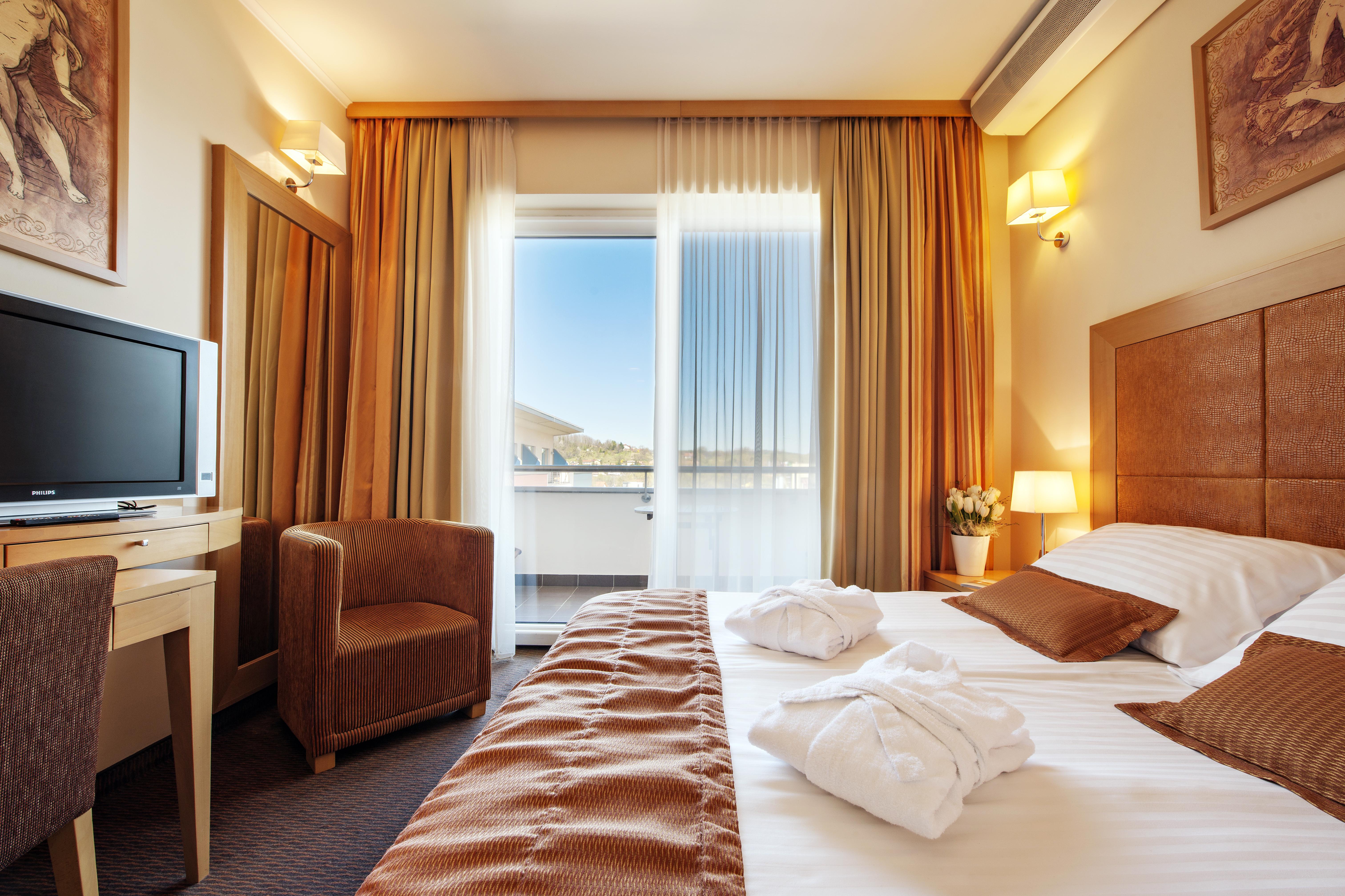 Grand Hotel Primus - Terme Ptuj - Sava Hotels & Resorts ภายนอก รูปภาพ