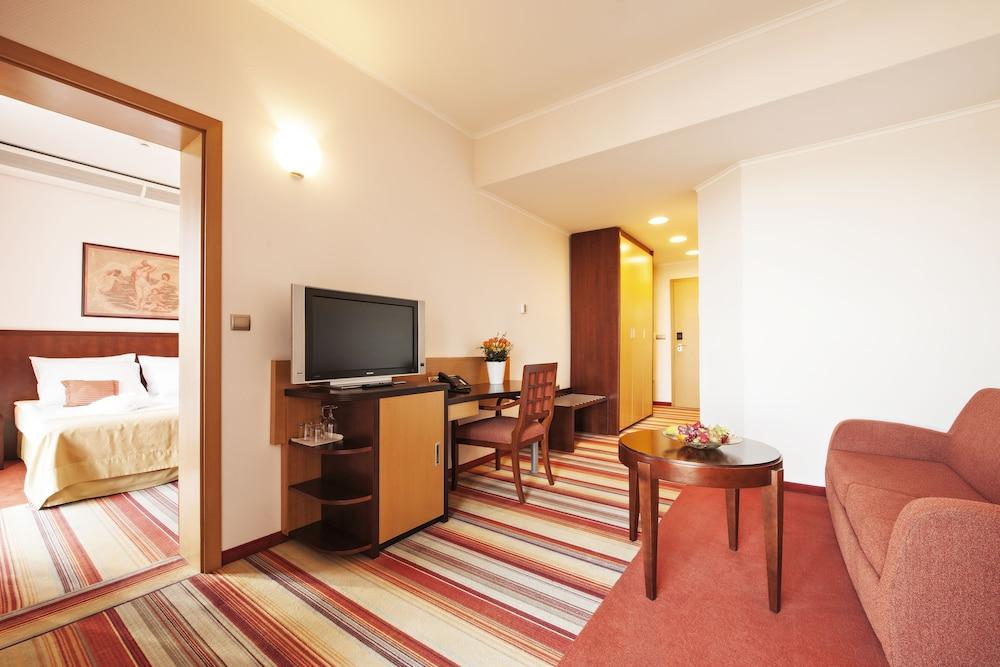 Grand Hotel Primus - Terme Ptuj - Sava Hotels & Resorts ภายนอก รูปภาพ