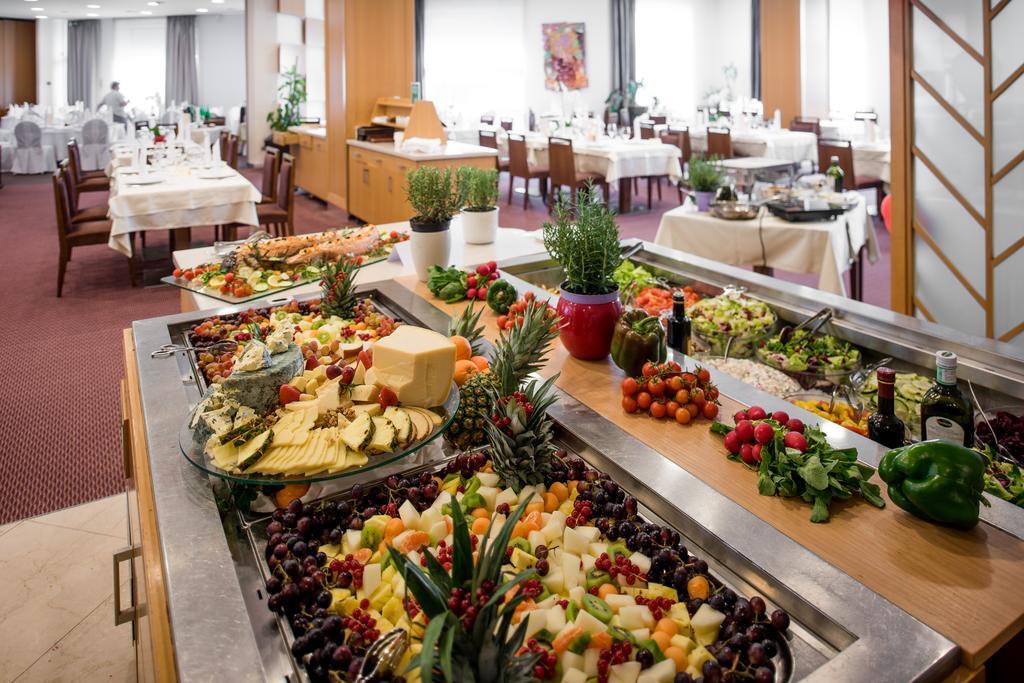 Grand Hotel Primus - Terme Ptuj - Sava Hotels & Resorts ภายนอก รูปภาพ